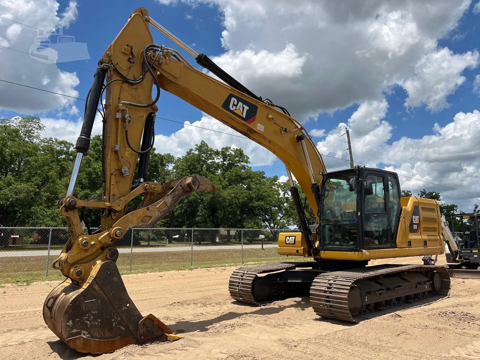 2019 CATERPILLAR 320