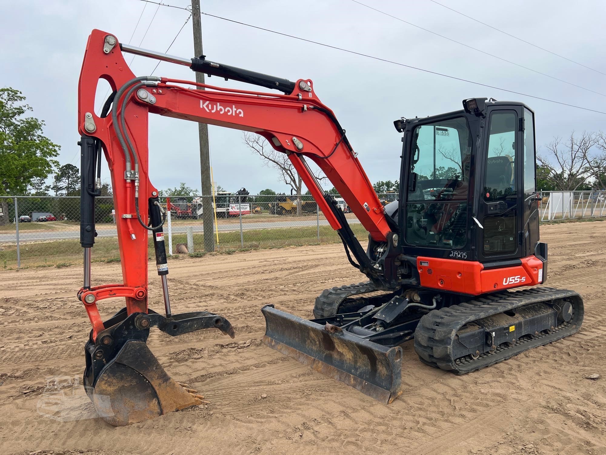 2022 KUBOTA U55-5
